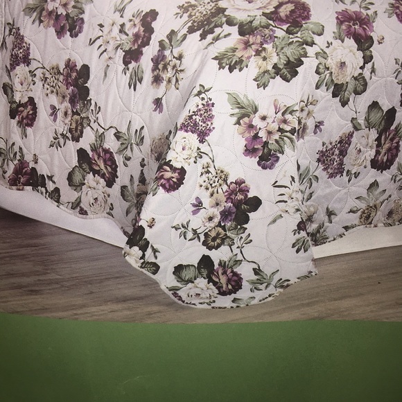 NWT 3 Piece Reversible Queen Size Quilt Set - Picture 2 of 6